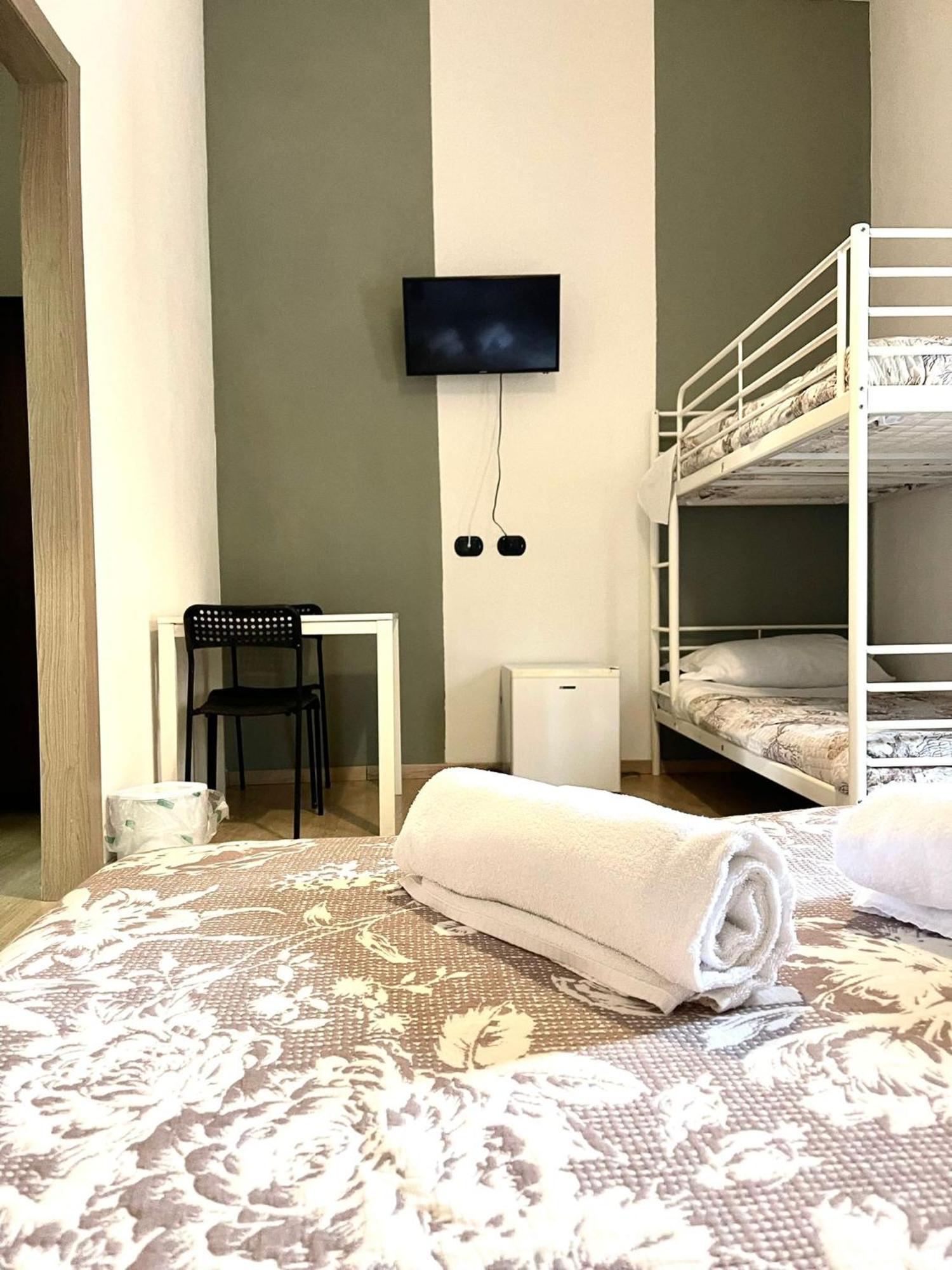 La Gloria Rho Private Rooms Only 外观 照片