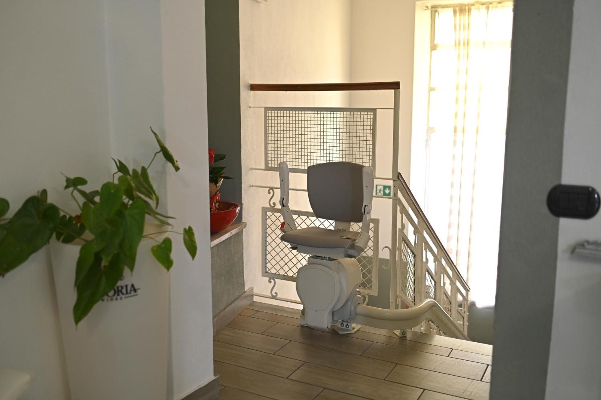 La Gloria Rho Private Rooms Only 外观 照片