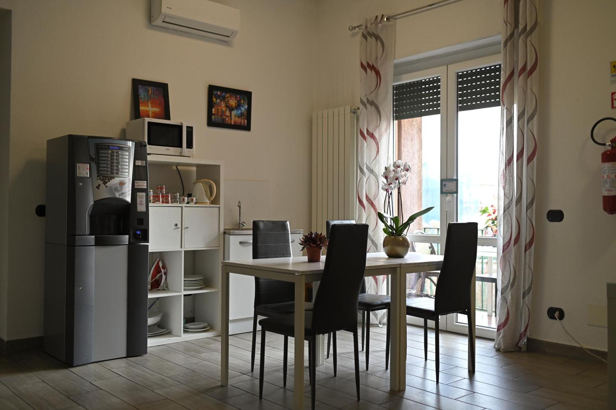 La Gloria Rho Private Rooms Only 外观 照片